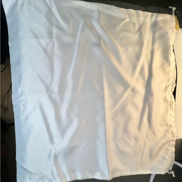 MICHAEL Michael Kors White Drawstring Dust Pouch with Silver Logo XL 22x22 NWT - Picture 6 of 6